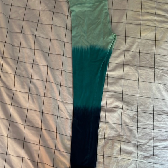 SOLD - 💎RARE💎 Justice Girls Color-Dipped Tie Dye Blue Ombre Leggings - Picture 5 of 9